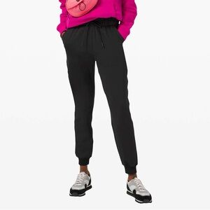 Lululemon Keep Moving Jogger: 
Black